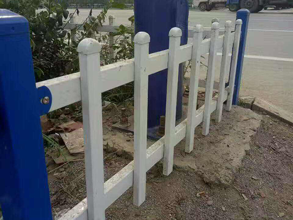 西藏草坪鋅鋼護(hù)欄圖片4
